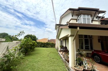 Freehold 3-Storey Corner Terrace @Taman Sungai Sering蕉赖9英里诗宁花苑 near Taman Suntex, Batu 9 For Sale
