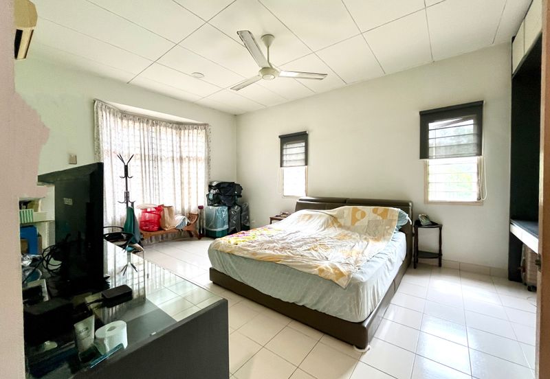 Freehold 3-Storey Corner Terrace @Taman Sungai Sering蕉赖9英里诗宁花苑 near Taman Suntex, Batu 9 For Sale