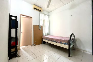 Freehold 3-Storey Corner Terrace @Taman Sungai Sering蕉赖9英里诗宁花苑 near Taman Suntex, Batu 9 For Sale