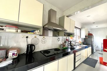 Freehold 3-Storey Corner Terrace @Taman Sungai Sering蕉赖9英里诗宁花苑 near Taman Suntex, Batu 9 For Sale