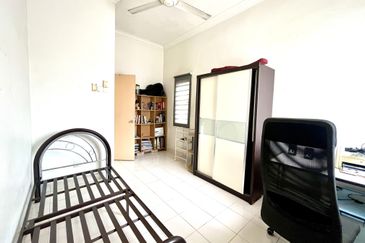 Freehold 3-Storey Corner Terrace @Taman Sungai Sering蕉赖9英里诗宁花苑 near Taman Suntex, Batu 9 For Sale