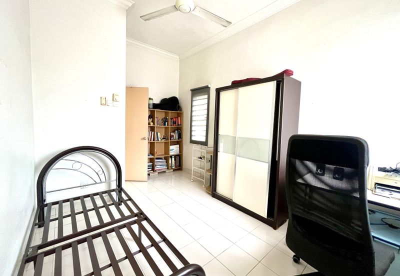 Freehold 3-Storey Corner Terrace @Taman Sungai Sering蕉赖9英里诗宁花苑 near Taman Suntex, Batu 9 For Sale