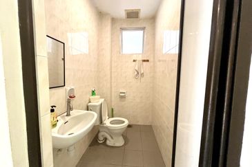 Freehold 3-Storey Corner Terrace @Taman Sungai Sering蕉赖9英里诗宁花苑 near Taman Suntex, Batu 9 For Sale