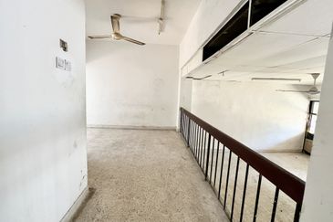 2 Storey Terrace 22 x 85@ Taman Desa