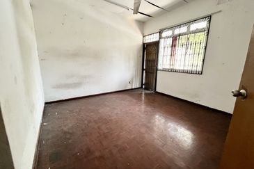 2 Storey Terrace 22 x 85@ Taman Desa