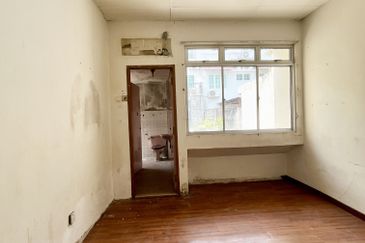 2 Storey Terrace 22 x 85@ Taman Desa