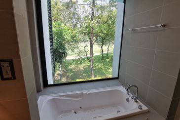 East Residence @ KLGCC