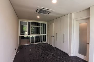 East Residence @ KLGCC