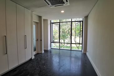 East Residence @ KLGCC