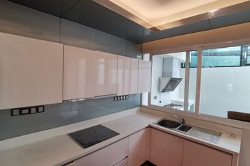 East Residence @ KLGCC