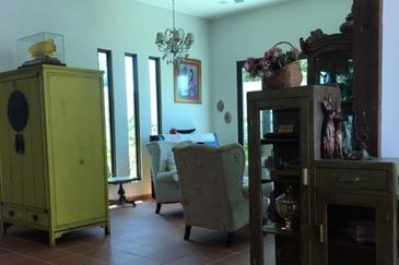 Bagan Lalang Beach Front Villa with swimming pool 