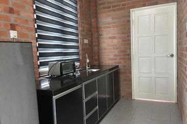 Bagan Lalang Beach Front Villa with swimming pool 