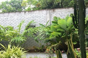 Bagan Lalang Beach Front Villa with swimming pool 