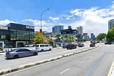 Jalan Maarof