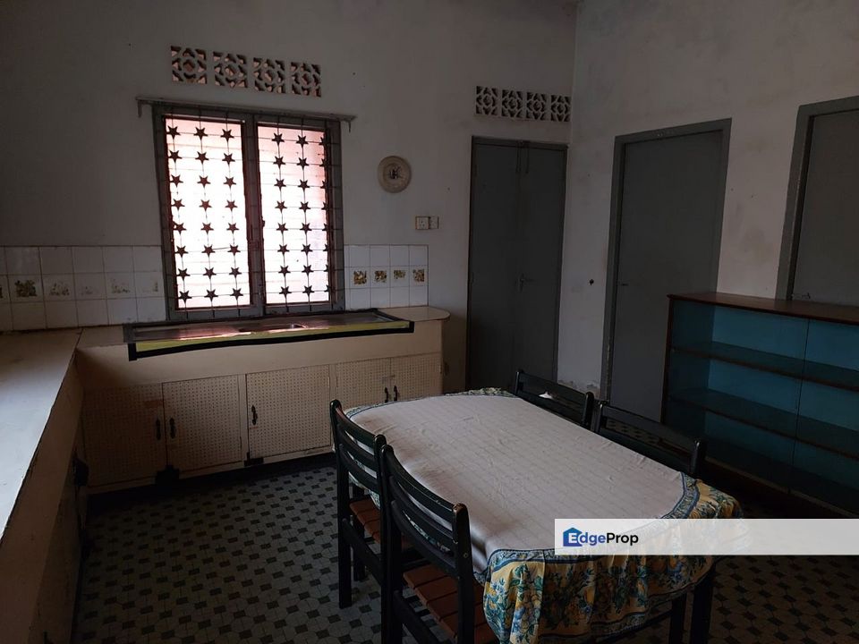 Kg Melayu Ampang Single Storey Big land, Selangor, Ampang