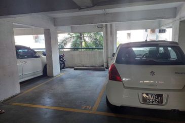 Sri Ampang Mas Condo Corner lot with 2 carpark