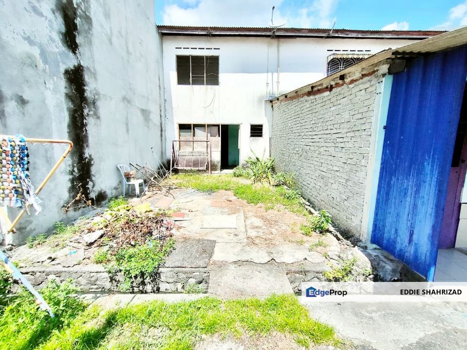 Taman Langat Jaya Banting 2sty Terrace LC, Selangor, Banting