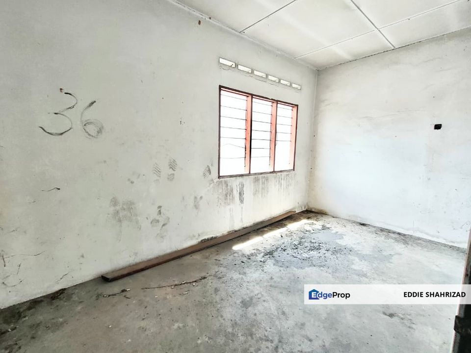 Taman Langat Jaya Banting 2sty Terrace LC, Selangor, Banting