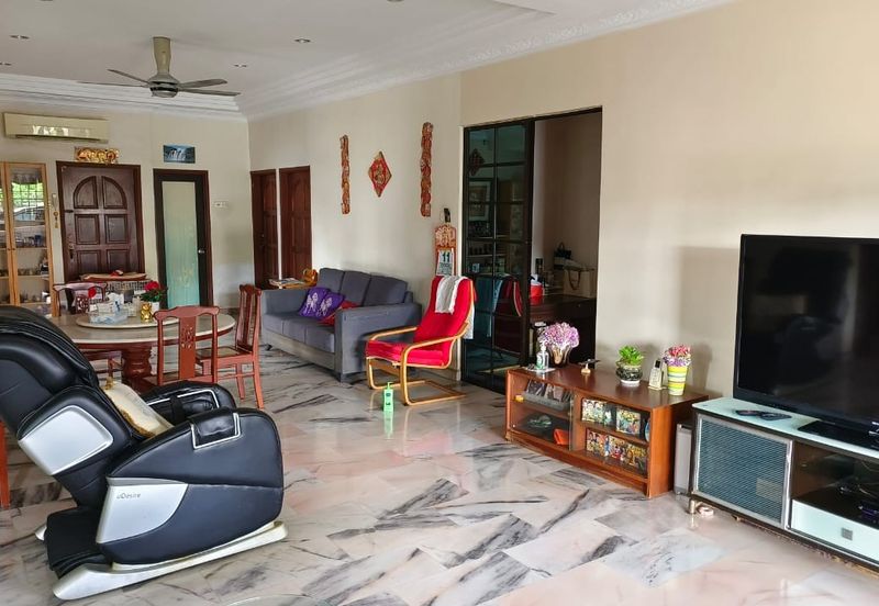 Value Buy 1.5 Storey Bungalow Section 11 Petaling Jaya For Sale