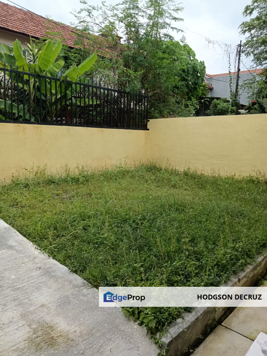 Big Backyard Just Renovated Double Storey Terrace House Jalan Carey PJ For Sale, Selangor, Petaling Jaya