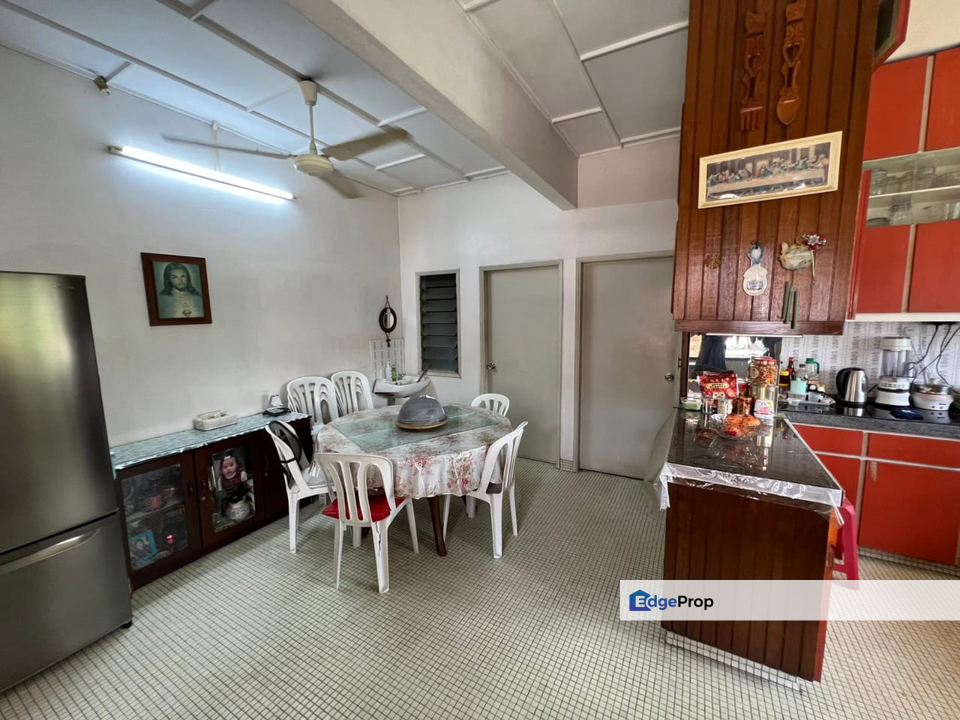 Dual Entrance Bungalow SS 3 Petaling Jaya For Sale, Selangor, Kelana Jaya