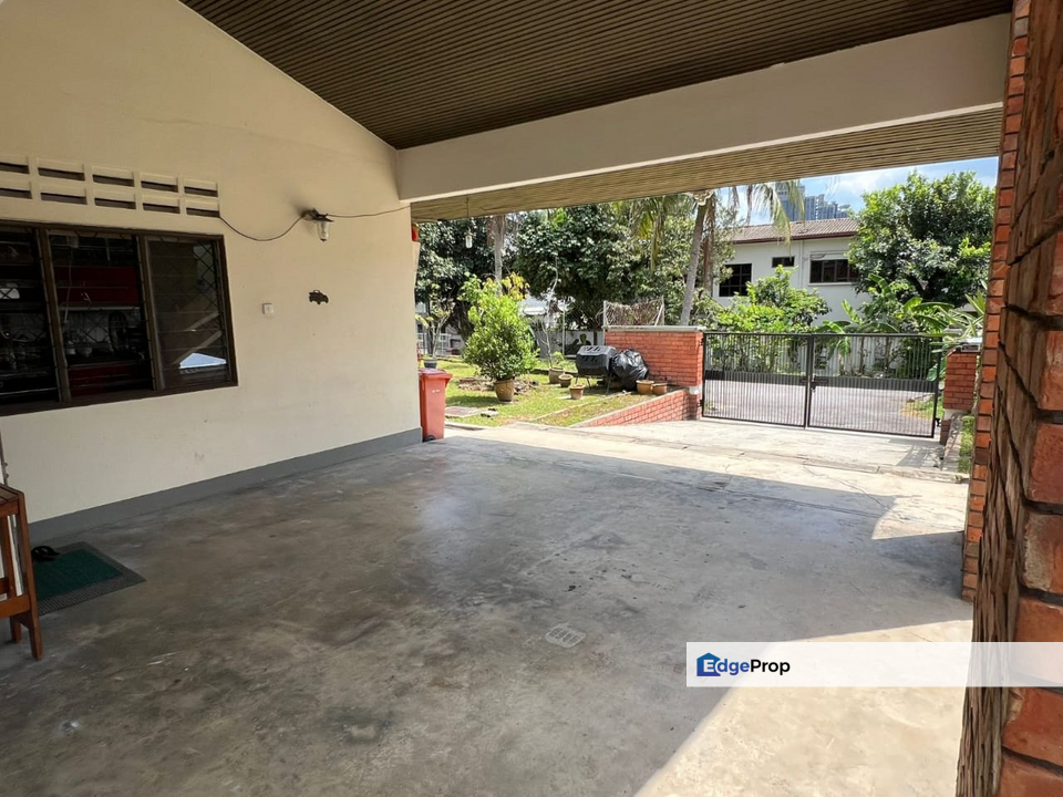 Dual Entrance Bungalow SS 3 Petaling Jaya For Sale, Selangor, Kelana Jaya