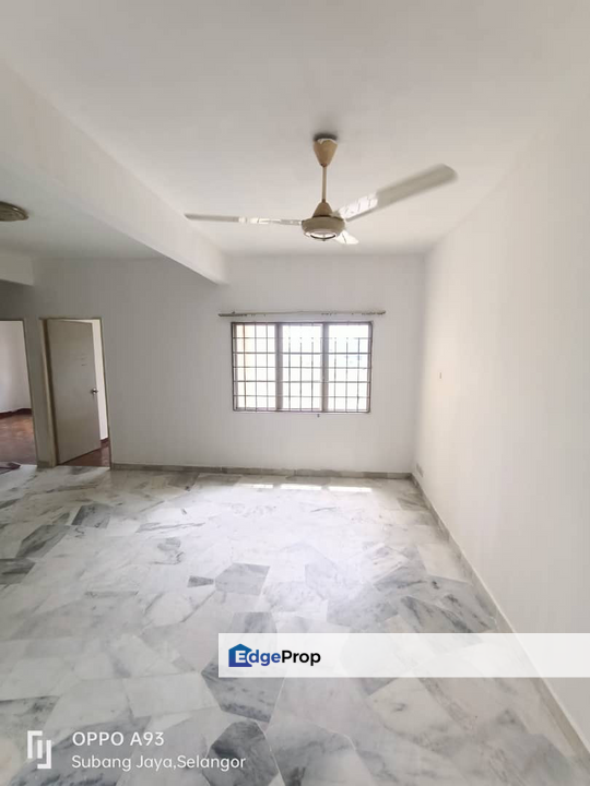 Newly Painted Starville Apartment Subang Jaya USJ 19 For Sale, Selangor, USJ