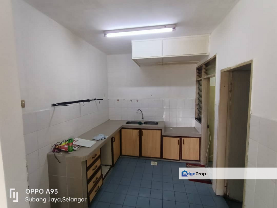 Newly Painted Starville Apartment Subang Jaya USJ 19 For Sale, Selangor, USJ