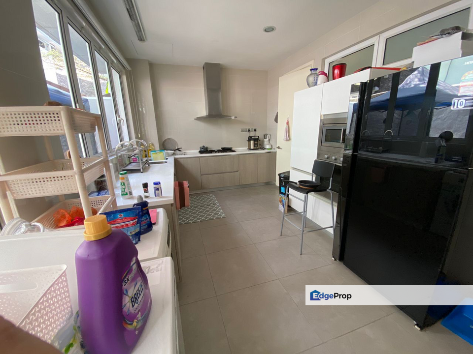 Beautiful Three Storey Villa Effingham Bandar Utama Petaling Jaya For Rent, Selangor, Bandar Utama