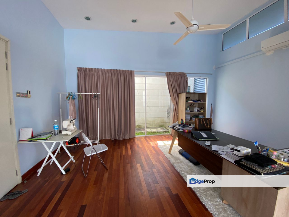 Beautiful Three Storey Villa Effingham Bandar Utama Petaling Jaya For Rent, Selangor, Bandar Utama