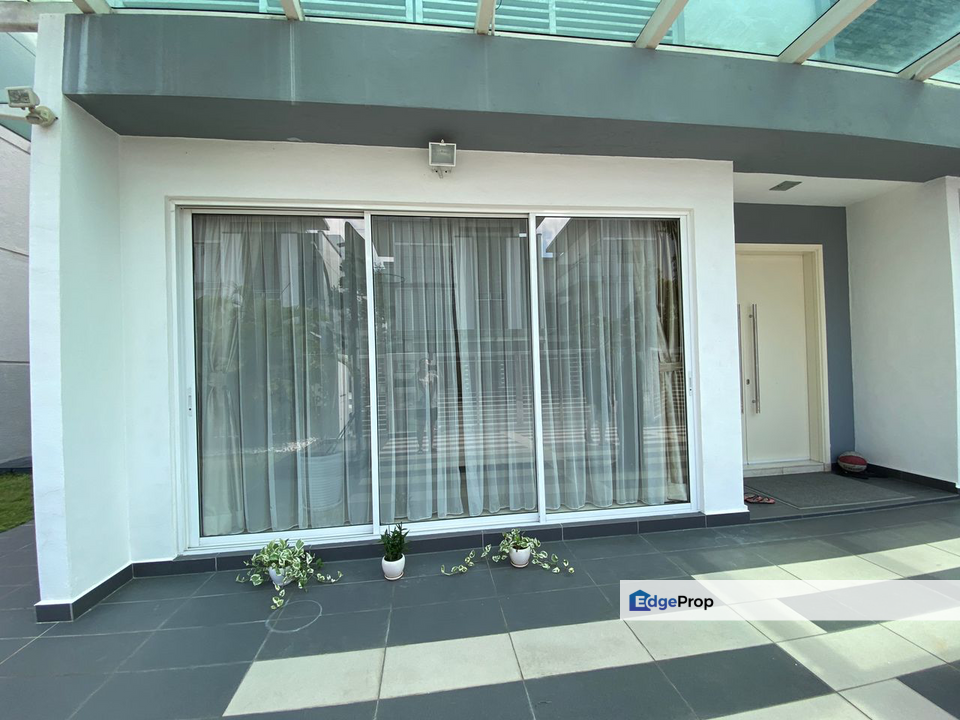 Beautiful Three Storey Villa Effingham Bandar Utama Petaling Jaya For Rent, Selangor, Bandar Utama
