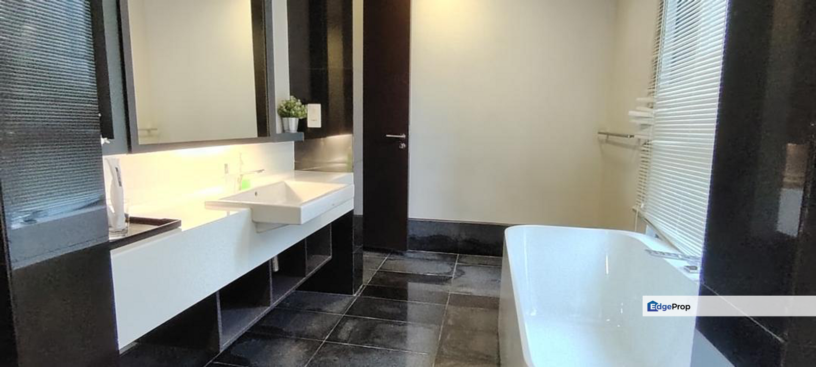 Fully Furnished Rare Unit The Mews KLCC For Sale, Kuala Lumpur, KLCC