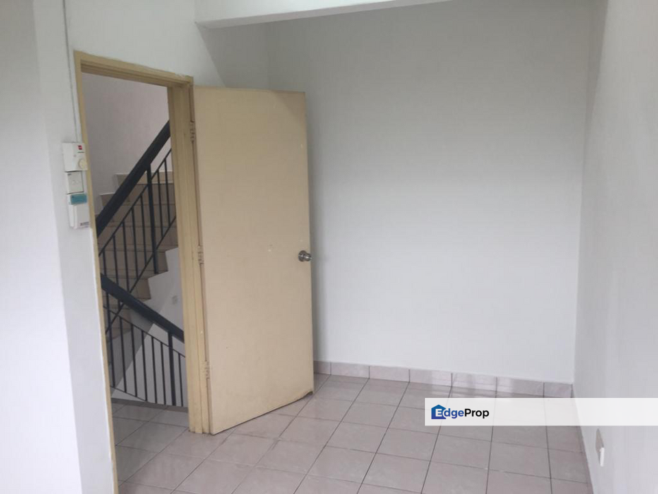 Well Kept Town House Taman Sri Gombak For Rental, Selangor, Batu Caves 