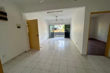 Lily & Jasmine Apartment