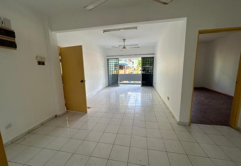 Lily & Jasmine Apartment