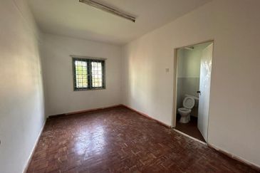 Lily & Jasmine Apartment