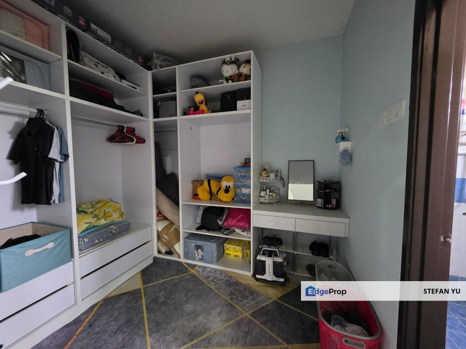 Kempas indah , Double Storey End Lot With Extra Land , Johor, Johor Bahru