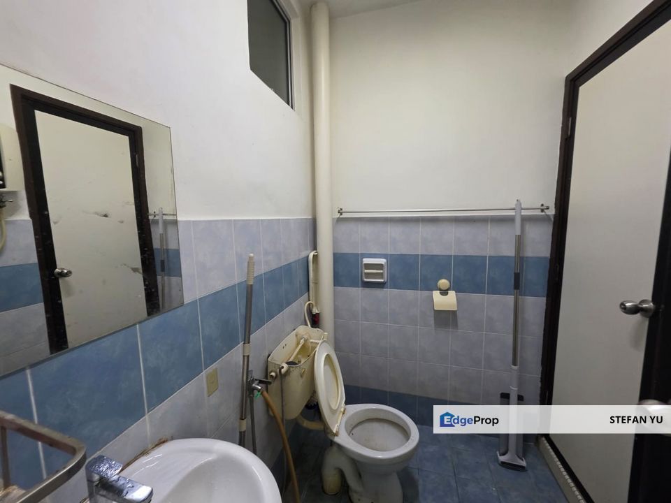 Kempas indah , Double Storey End Lot With Extra Land , Johor, Johor Bahru