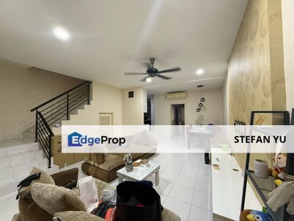 Dictyo alba @ Taman Setia Tropika 5 / Double Storey House / Renovated, Johor, Johor Bahru