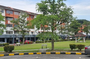 Sri Putra Apartments