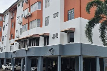 Sri Putra Apartments