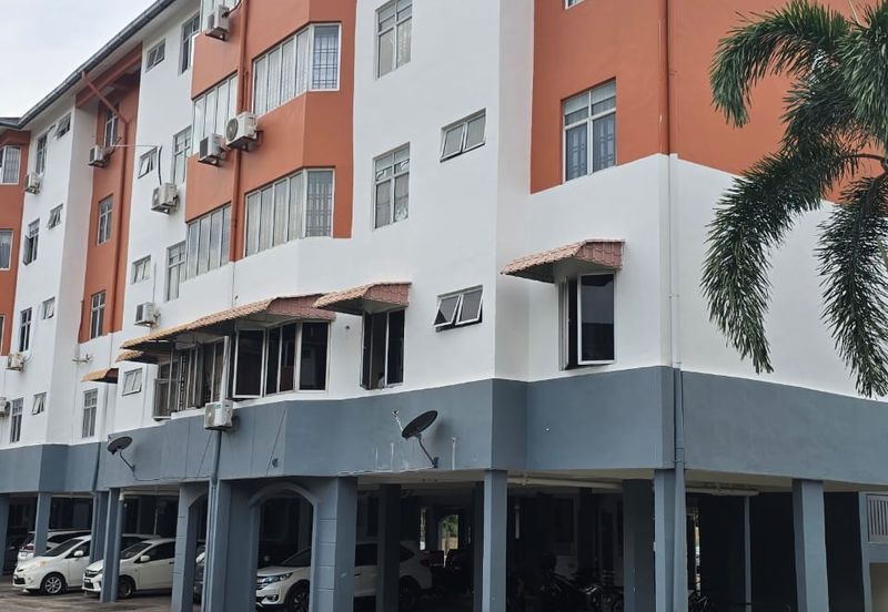 Sri Putra Apartments