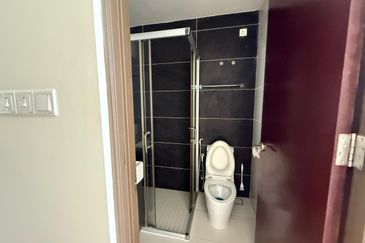 Baypoint @ Country Garden Danga Bay