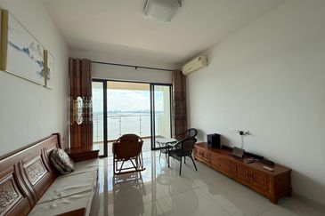 Baypoint @ Country Garden Danga Bay