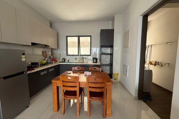 Baypoint @ Country Garden Danga Bay