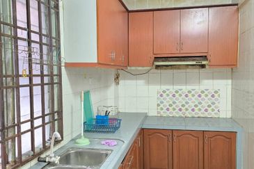 Sri Putra Apartments