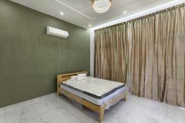 Stulang Laut / Darat