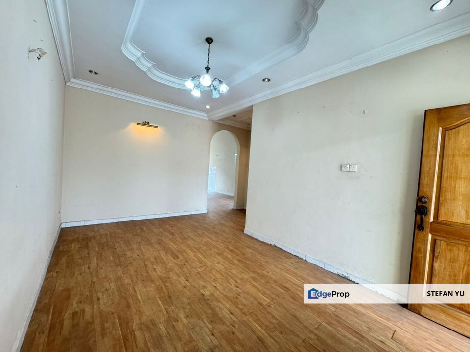 Taman Perling Jalan Panglin / Single Storey House / Corner Lot , Johor, Johor Bahru