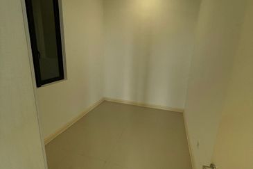 D\'Pristine @ Medini