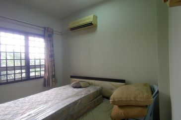 Dwi Mahkota Condominium